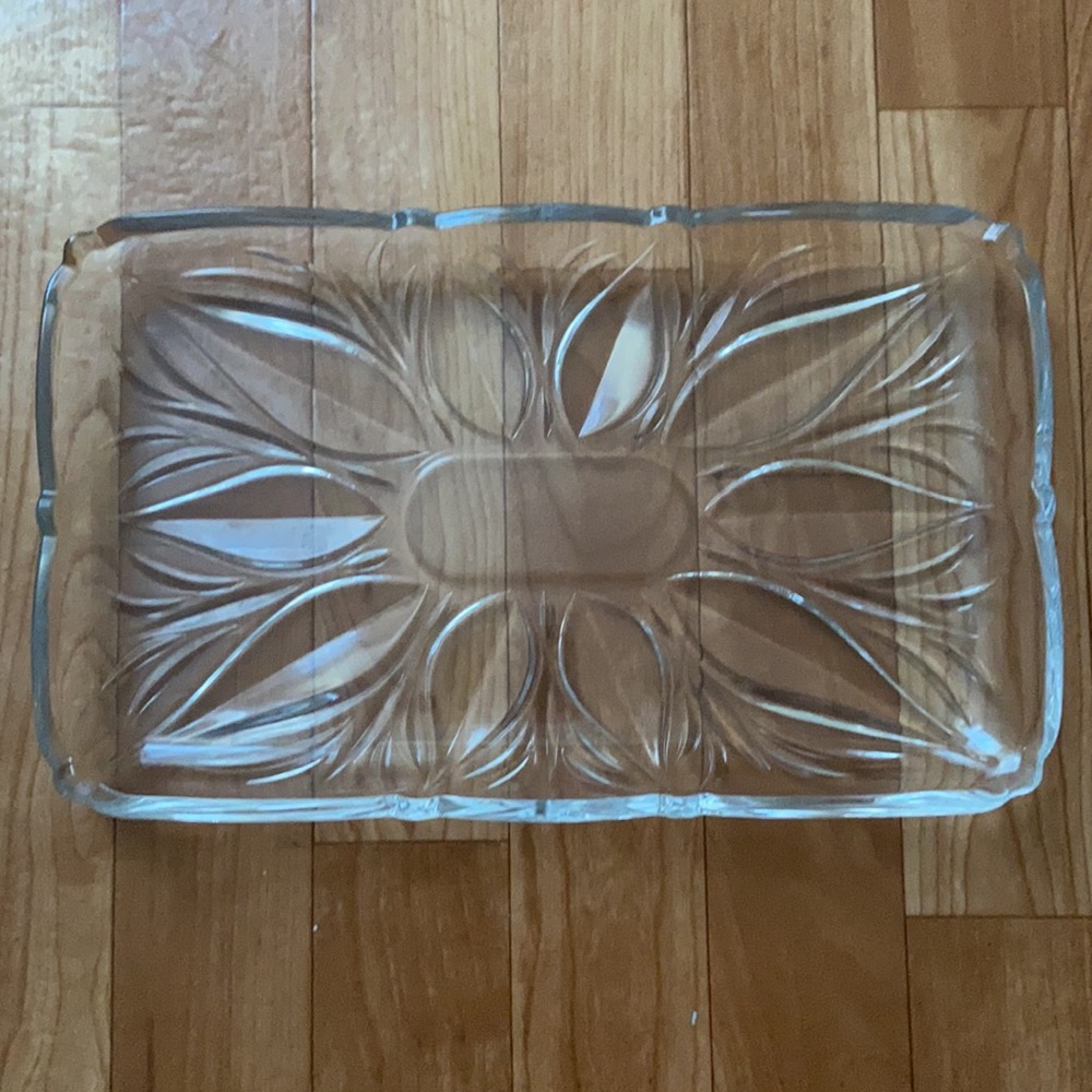 Crystal Clear Rectangular Platter - Picture 3 of 5